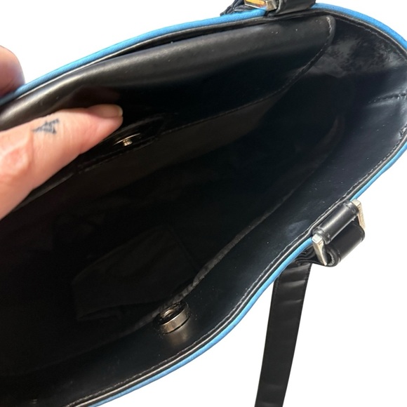 Chic Beach Scene Shoulder Bag with Dog Print - Picture 10 of 10